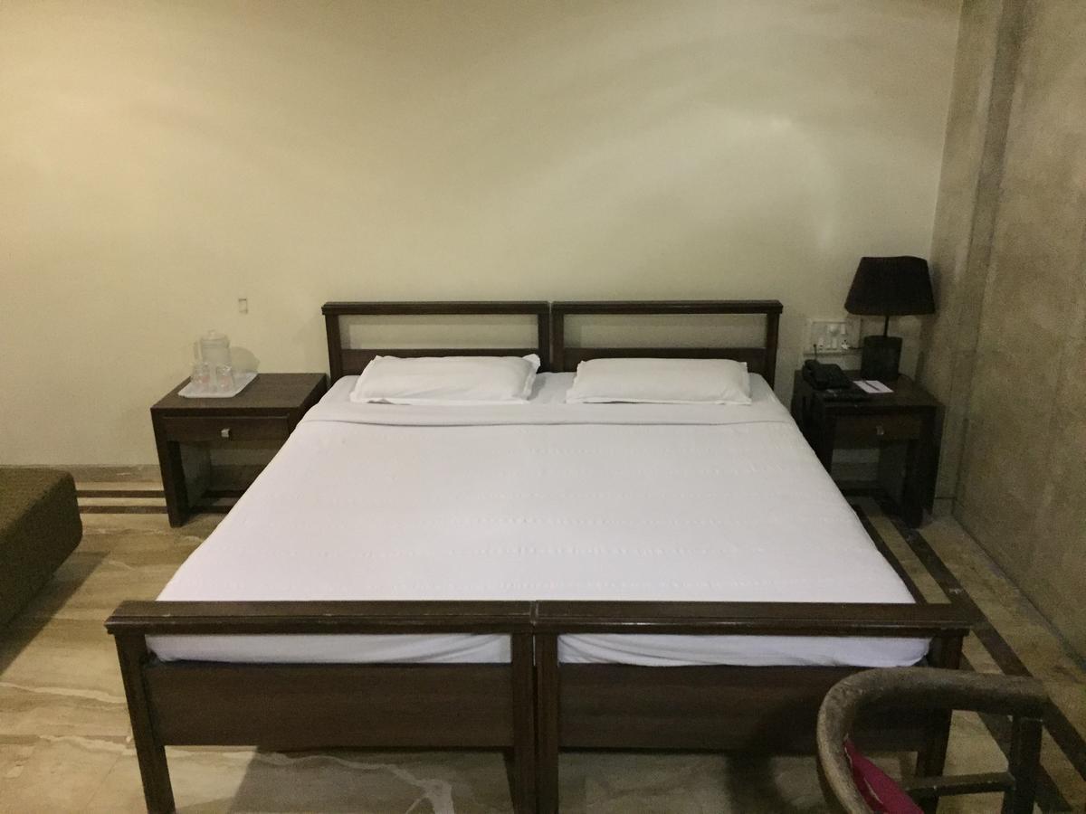 Haredia Hotel Мумбаї Екстер'єр фото